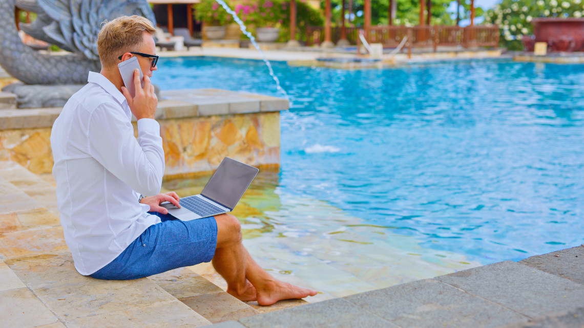 Worker shown quiet vacationing