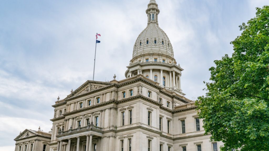 image of capitol building for article on duggan running for governor