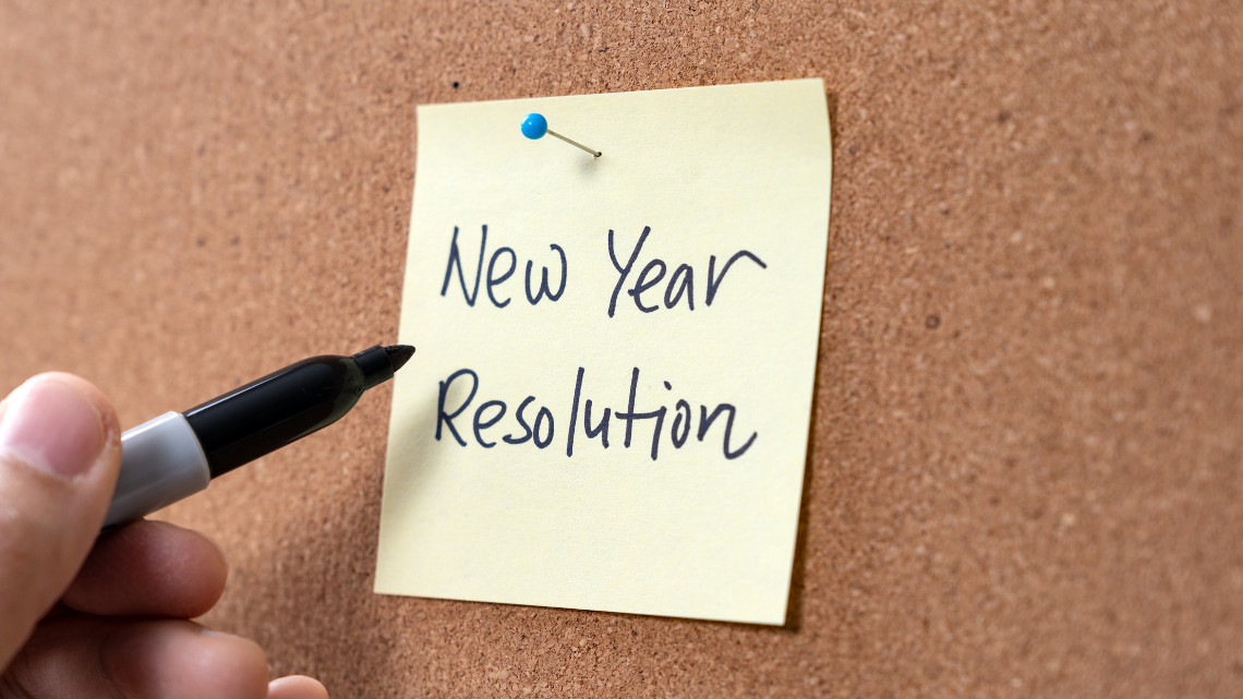 New years resolutions written on a post-it note